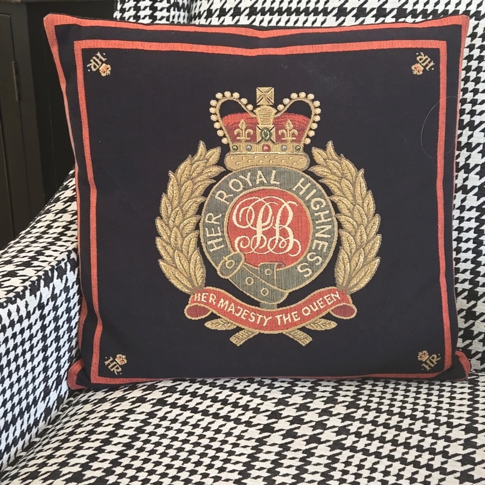 CUSHION / PILLOW COVER